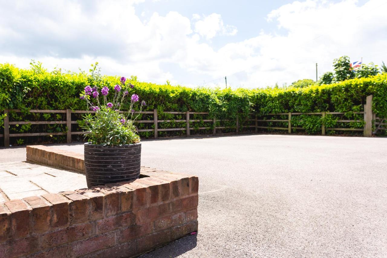 Wick House Apartment Taunton Bagian luar foto