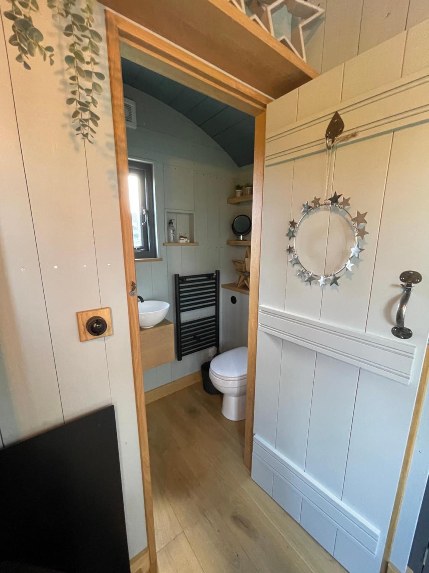 Wick House Apartment Taunton Bagian luar foto